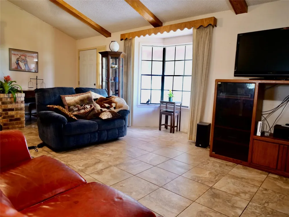 4410 Farm To Market 1115 Flatonia, TX 78959