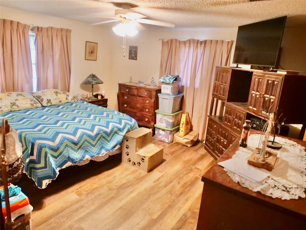 4410 Farm To Market 1115 Flatonia, TX 78959