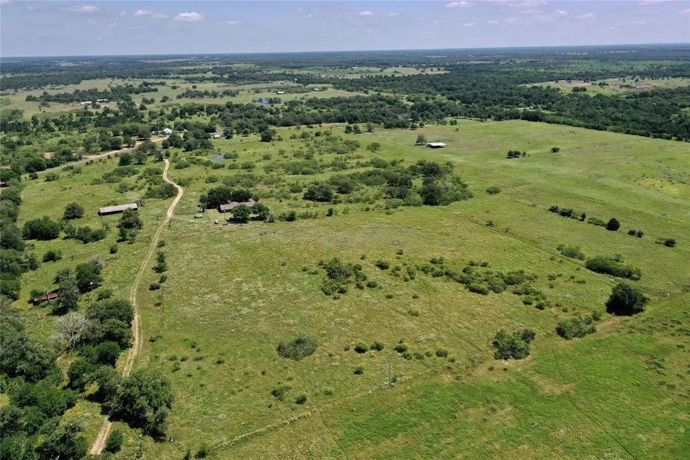 4410 Farm To Market 1115 Flatonia, TX 78959
