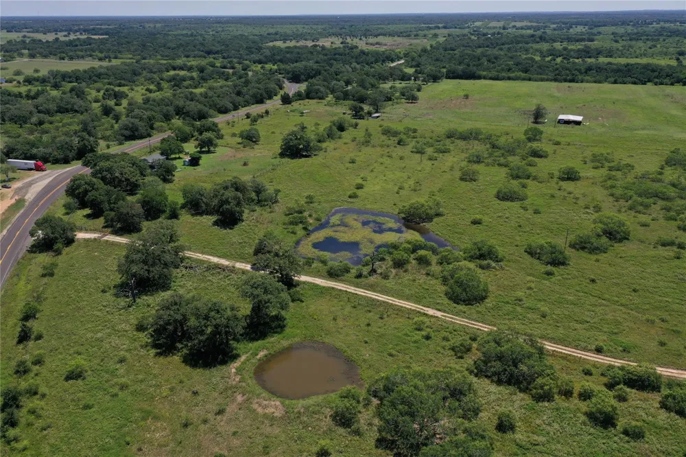 4410 Farm To Market 1115 Flatonia, TX 78959