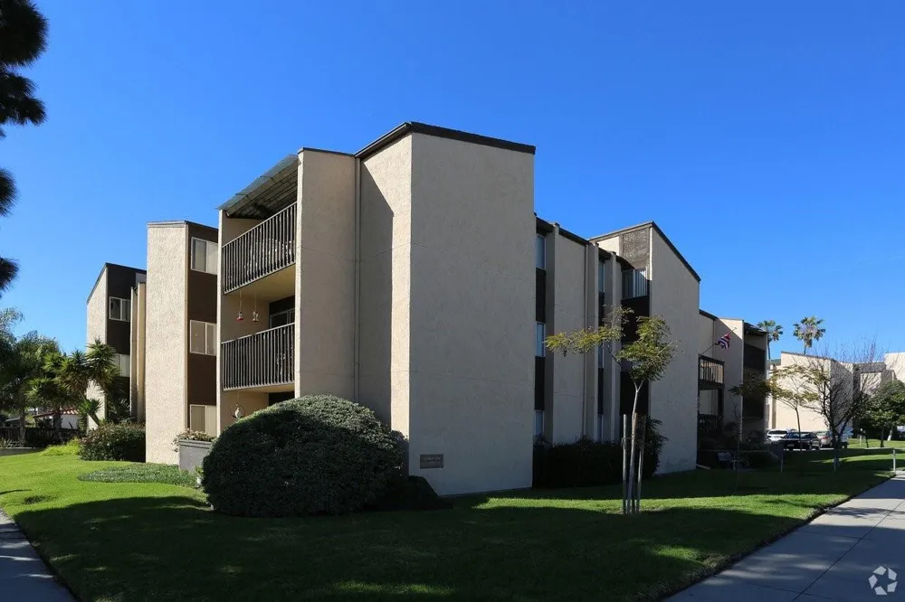 4820 Cass St San Diego, CA 92109