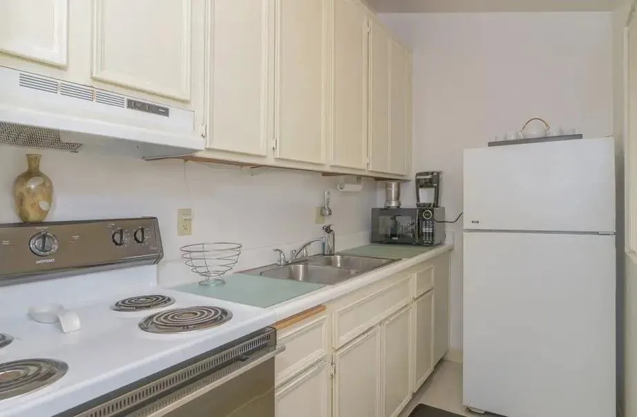 4820 Cass St San Diego, CA 92109