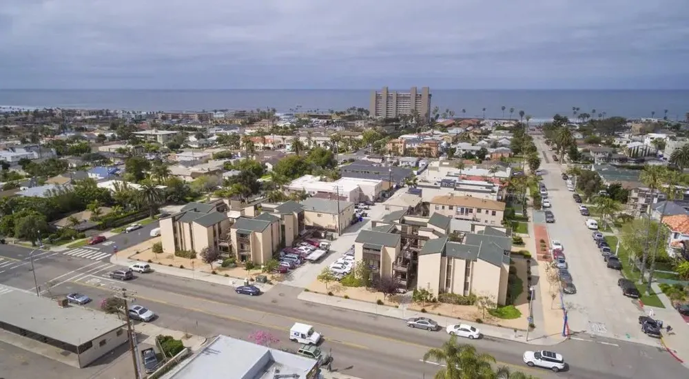 4820 Cass St San Diego, CA 92109