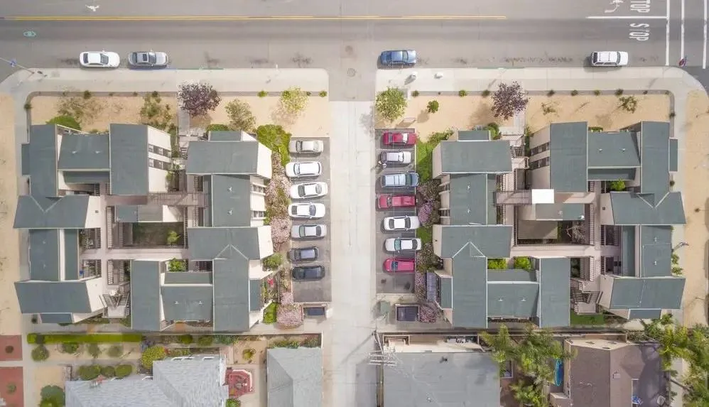 4820 Cass St San Diego, CA 92109