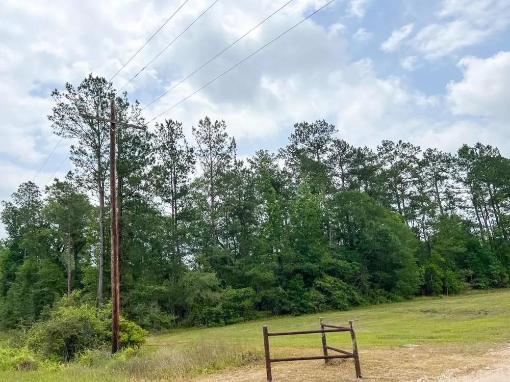 13 Old Arco Rd Silsbee, TX 77656