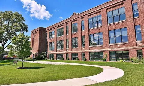 22111 Woodward Ave