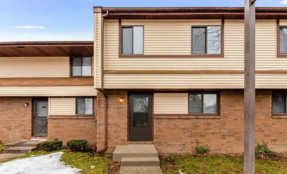 180 Colony Dr S Saginaw, MI 48638