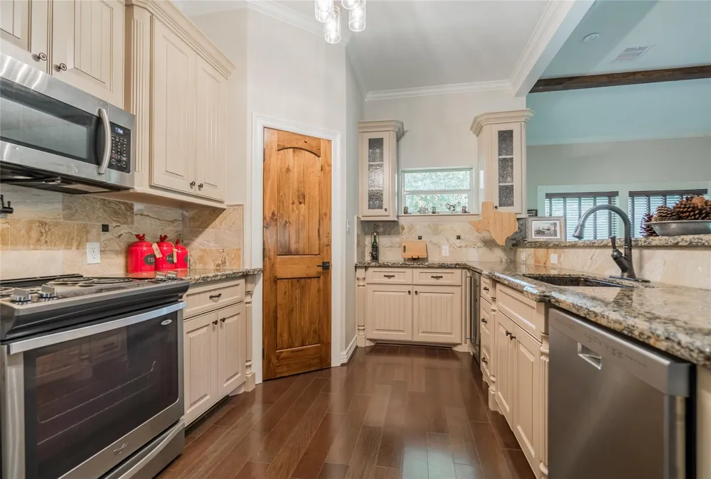 1003 Ellisor Road New Waverly, TX 77358