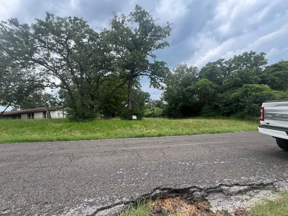 22 Fairway Drive Normangee, TX 77871