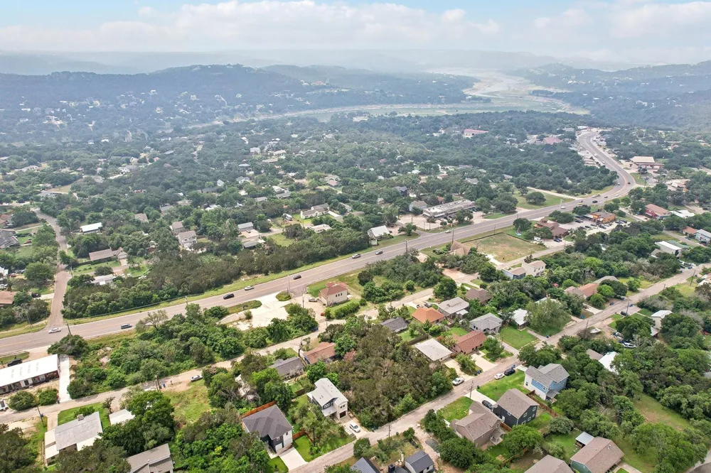 11112 Oak Street Jonestown, TX 78645