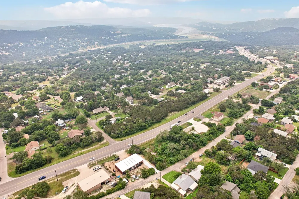 11112 Oak Street Jonestown, TX 78645