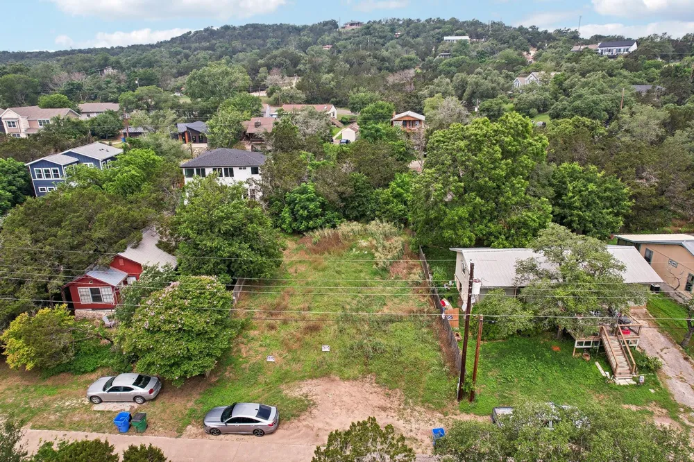 11112 Oak Street Jonestown, TX 78645