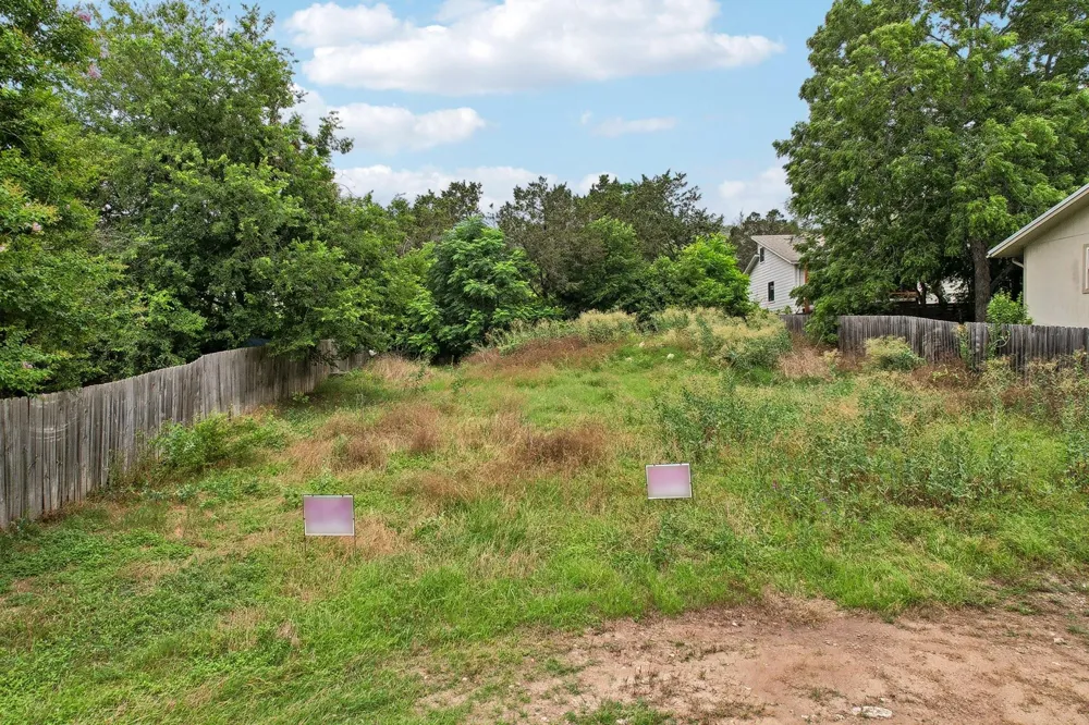 11112 Oak Street Jonestown, TX 78645