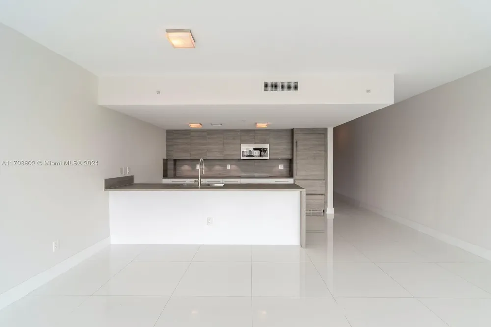 400 Sunny Isles Blvd #919 Sunny Isles Beach, FL 33160