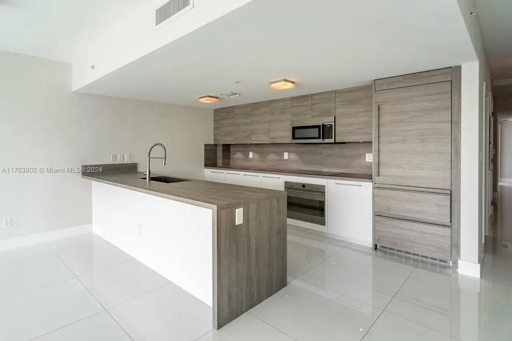 400 Sunny Isles Blvd #919 Sunny Isles Beach, FL 33160