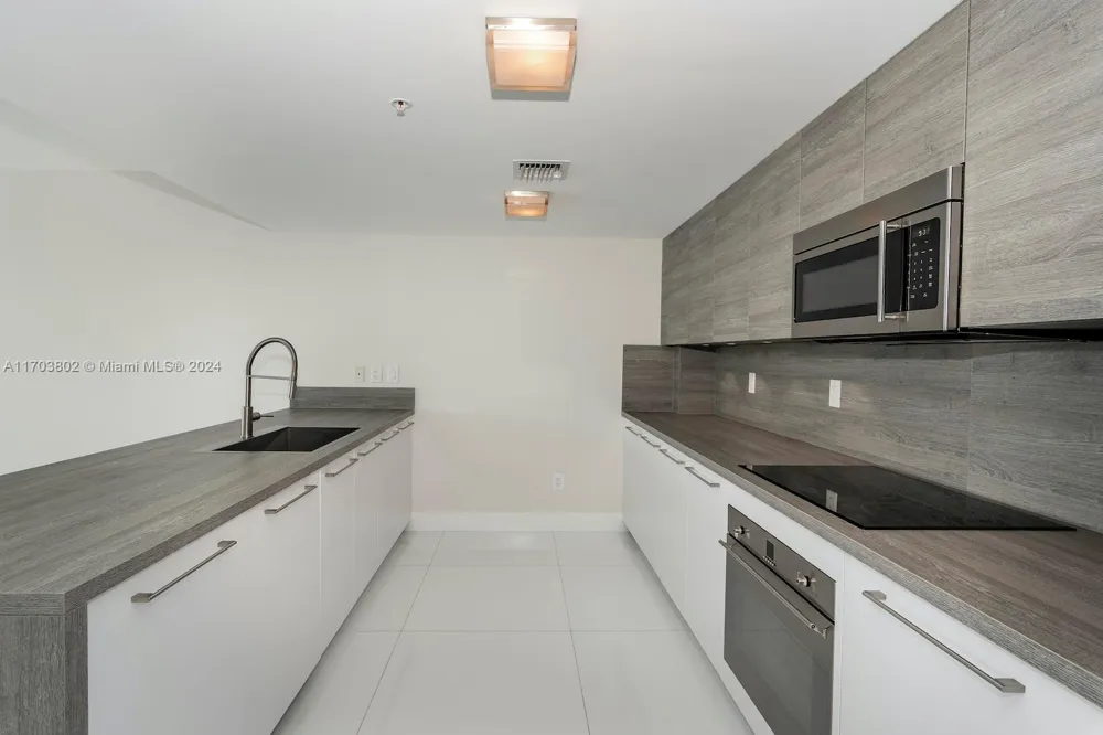 400 Sunny Isles Blvd #919 Sunny Isles Beach, FL 33160