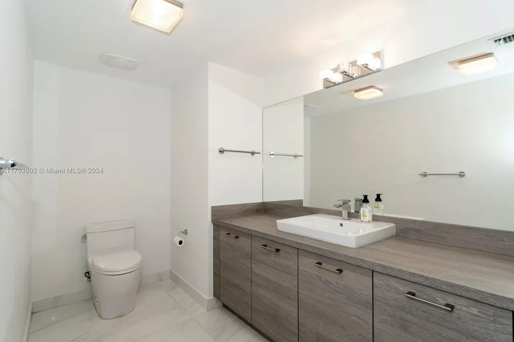 400 Sunny Isles Blvd #919 Sunny Isles Beach, FL 33160