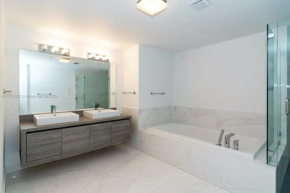 400 Sunny Isles Blvd #919 Sunny Isles Beach, FL 33160