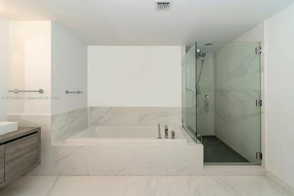 400 Sunny Isles Blvd #919 Sunny Isles Beach, FL 33160