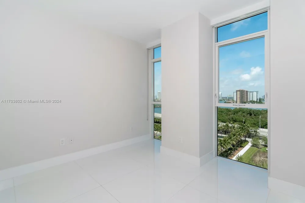 400 Sunny Isles Blvd #919 Sunny Isles Beach, FL 33160