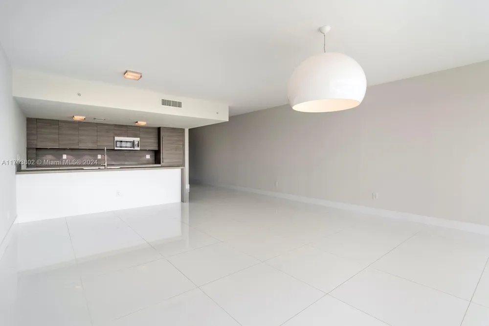 400 Sunny Isles Blvd #919 Sunny Isles Beach, FL 33160