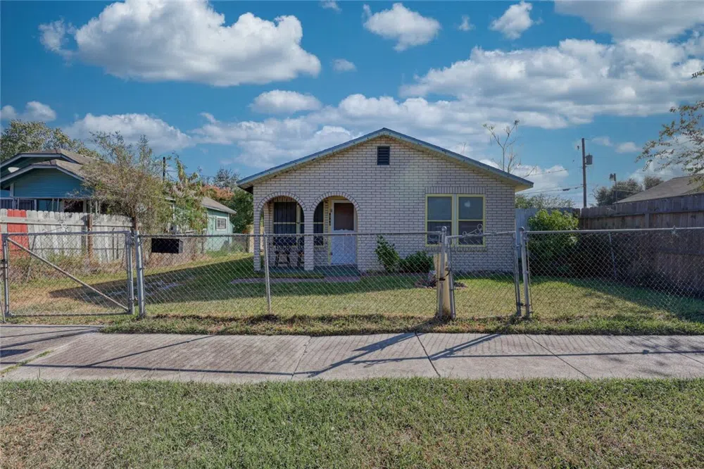 940 Dolores Street Corpus Christi, TX 78405