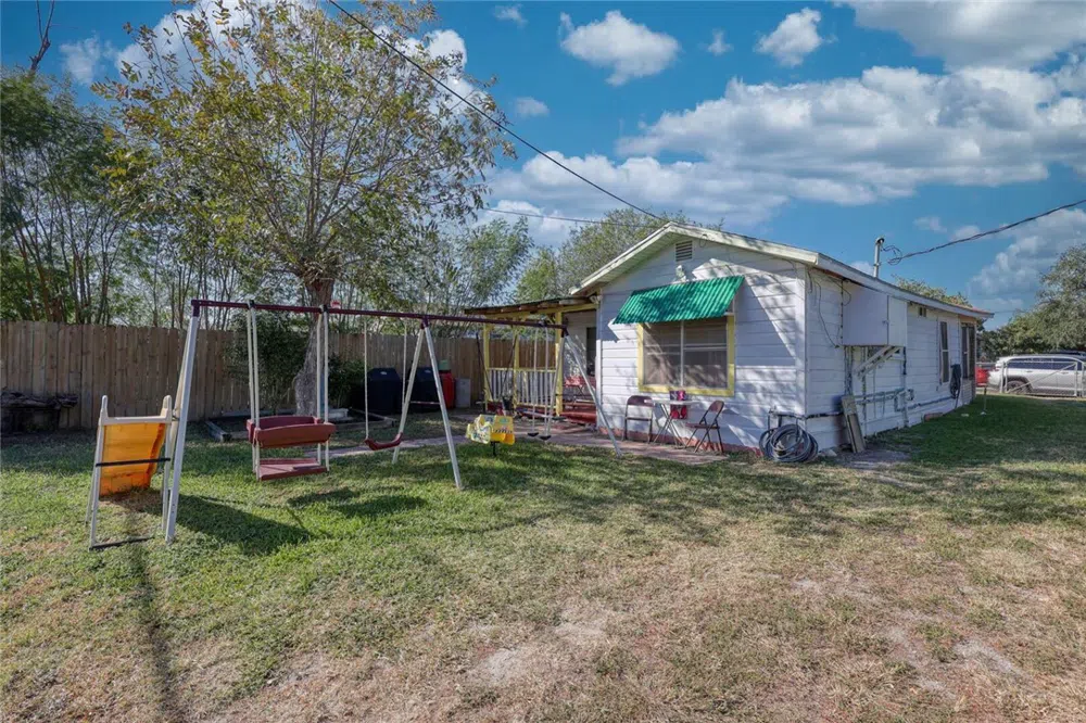 940 Dolores Street Corpus Christi, TX 78405