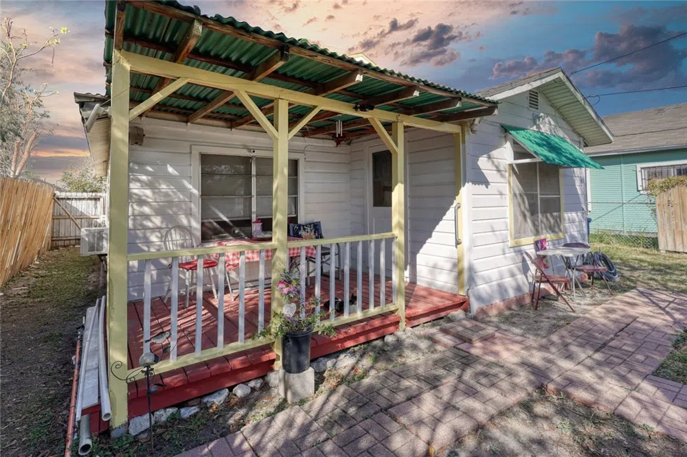 940 Dolores Street Corpus Christi, TX 78405