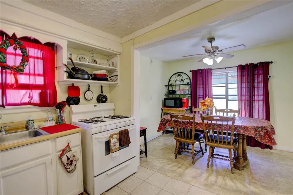 940 Dolores Street Corpus Christi, TX 78405