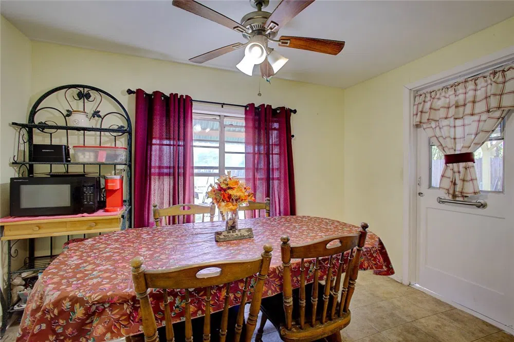 940 Dolores Street Corpus Christi, TX 78405