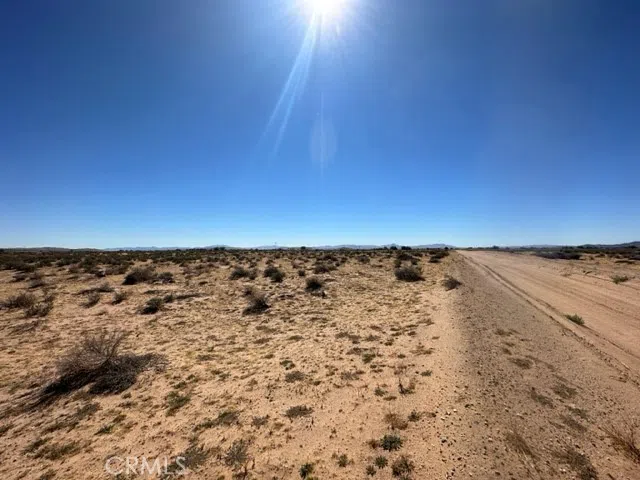 Salinas Road Hinkley, CA 92347
