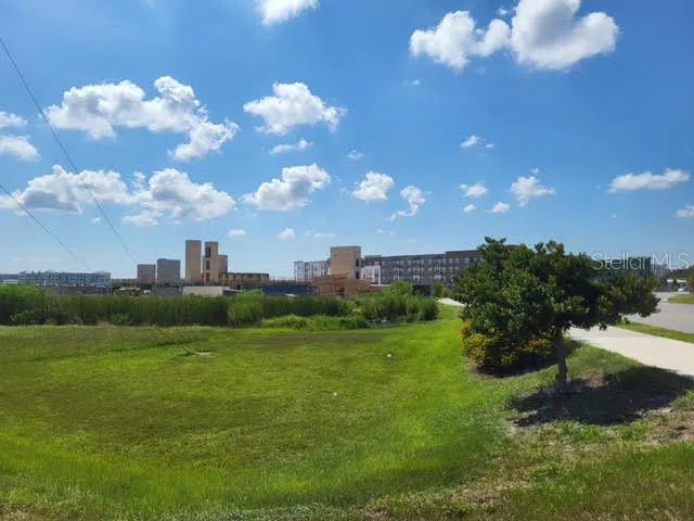 S APOPKA VINELAND Orlando, FL 32821