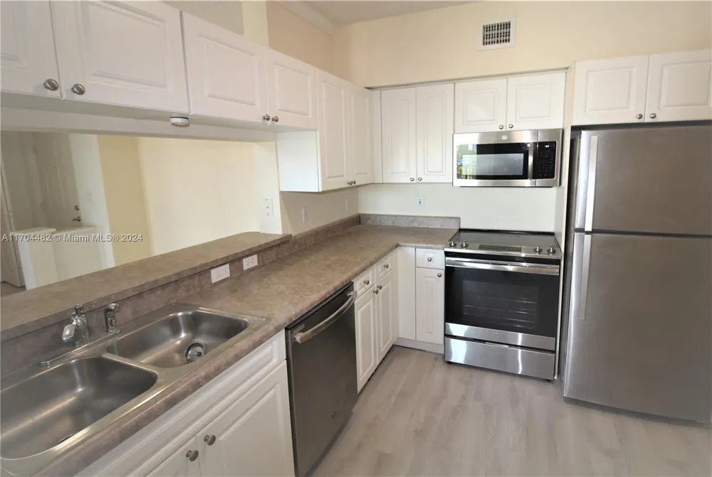 17150 Bay Rd #2612 Sunny Isles Beach, FL 33160