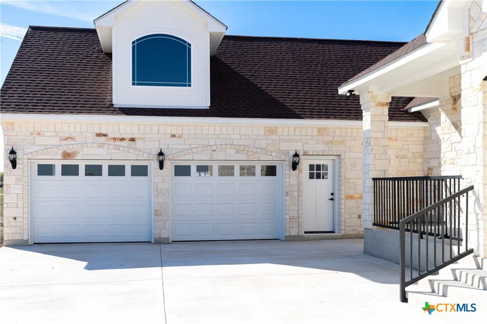 1000 Black Ankle Road Lockhart, TX 78644