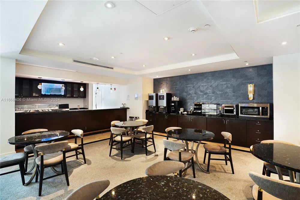 4391 Collins Ave #1501/1502 Miami Beach, FL 33140
