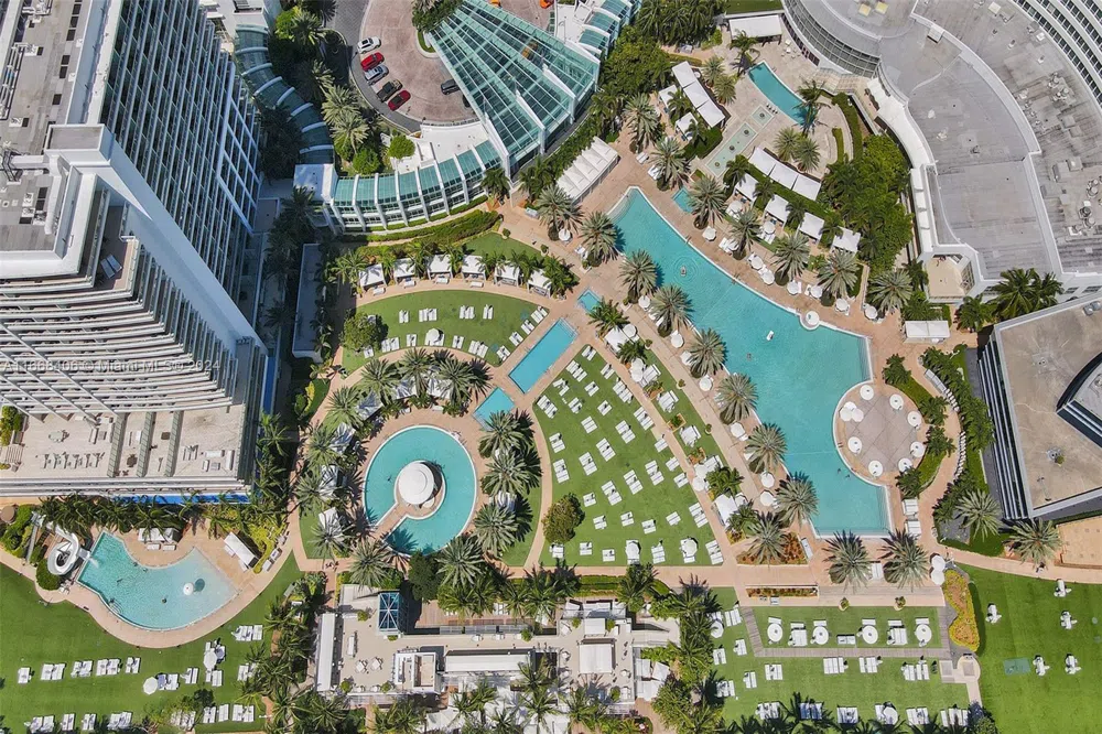 4391 Collins Ave #1501/1502 Miami Beach, FL 33140