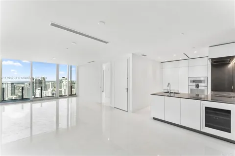 300 Biscayne Blvd Way #5209