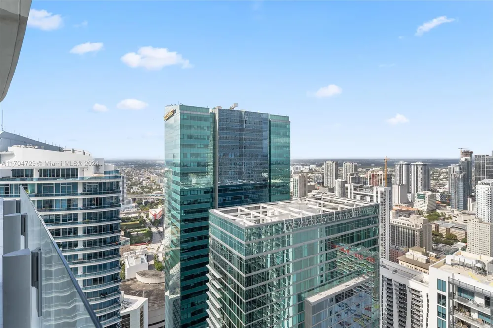 300 Biscayne Blvd Way #5209 Miami, FL 33131