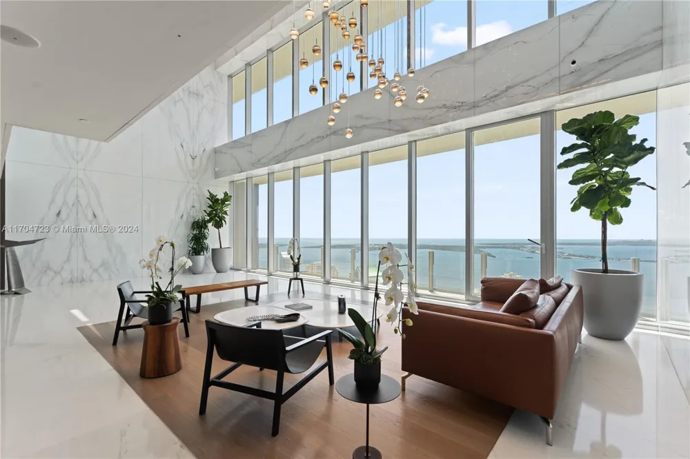 300 Biscayne Blvd Way #5209 Miami, FL 33131