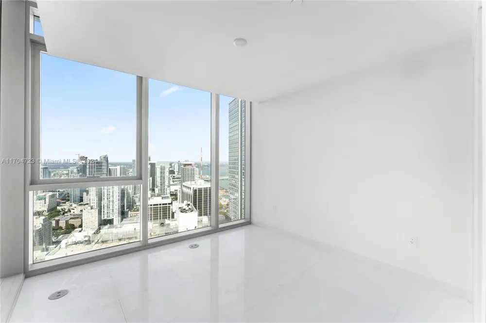 300 Biscayne Blvd Way #5209 Miami, FL 33131