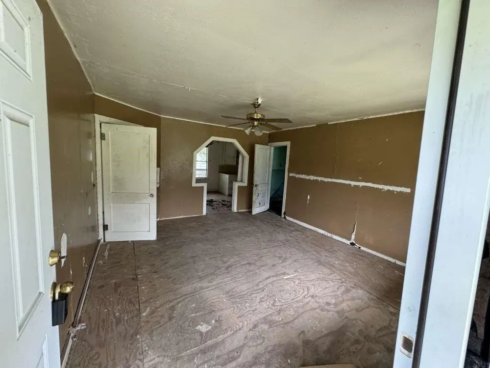 803 Chester Street West Orange, TX 77630