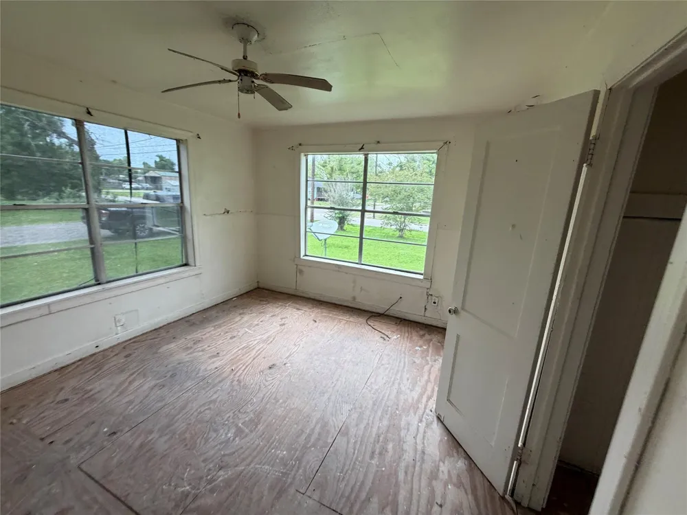 803 Chester Street West Orange, TX 77630