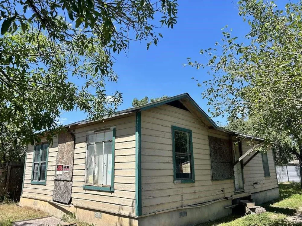 1443 Saenz San Antonio, TX 78214