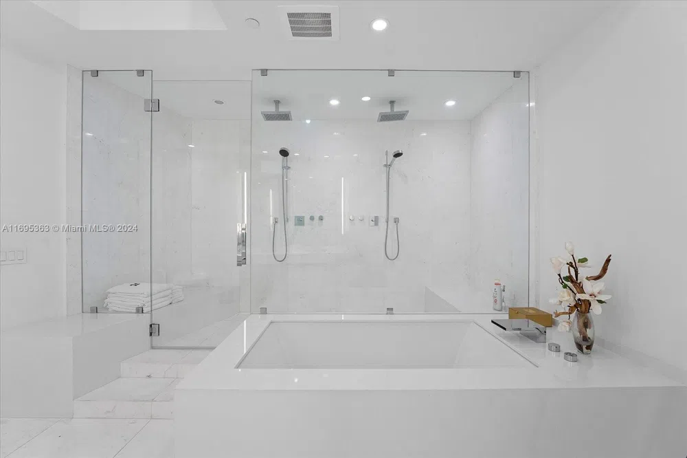 18555 Collins Ave #3405 Sunny Isles Beach, FL 33160