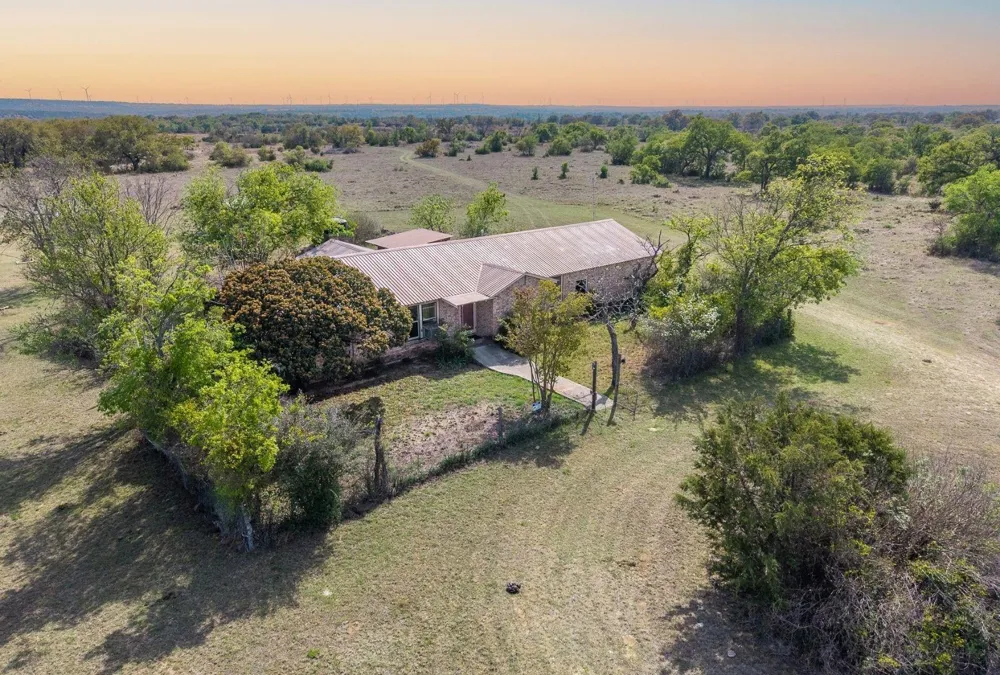 730 E Us Hwy 84 Goldthwaite, TX 76844