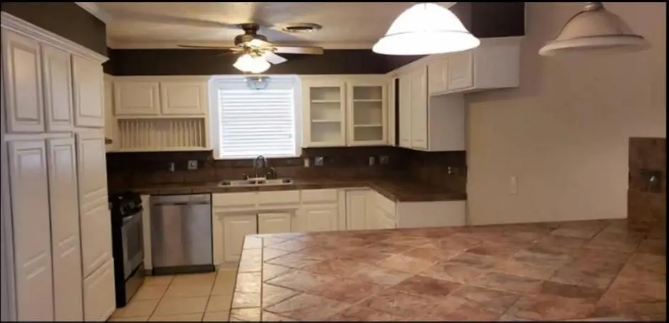 303 S 17th Street Nederland, TX 77627