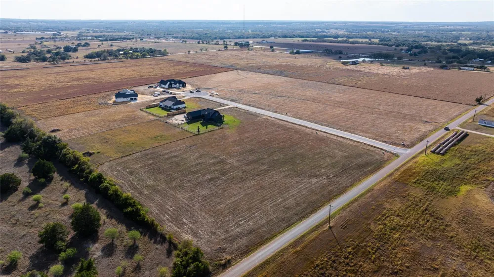 103 Country View Lane Schulenburg, TX 78956