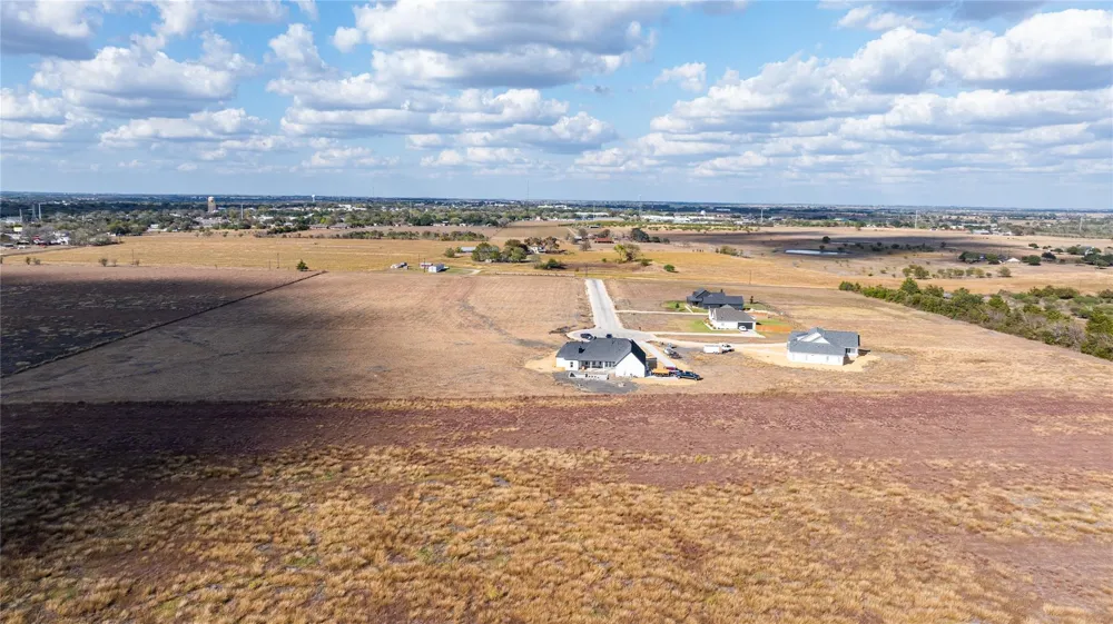 102 Country View Lane Schulenburg, TX 78956