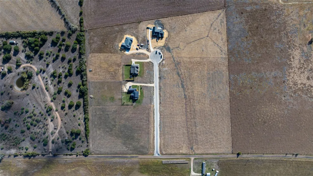 102 Country View Lane Schulenburg, TX 78956