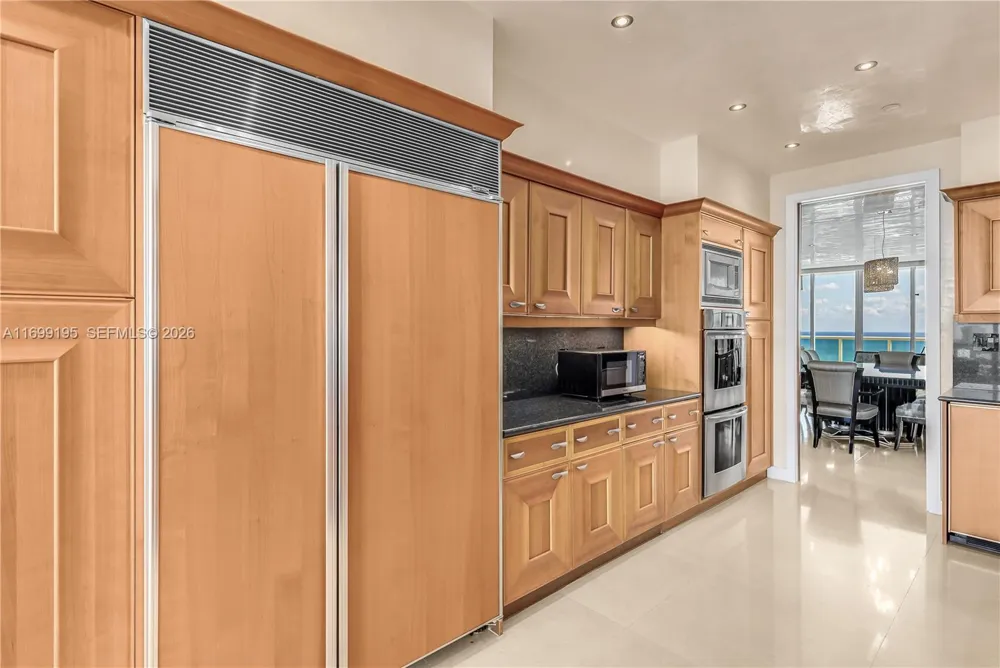 20155 NE 38th Ct #2903 Aventura, FL 33180